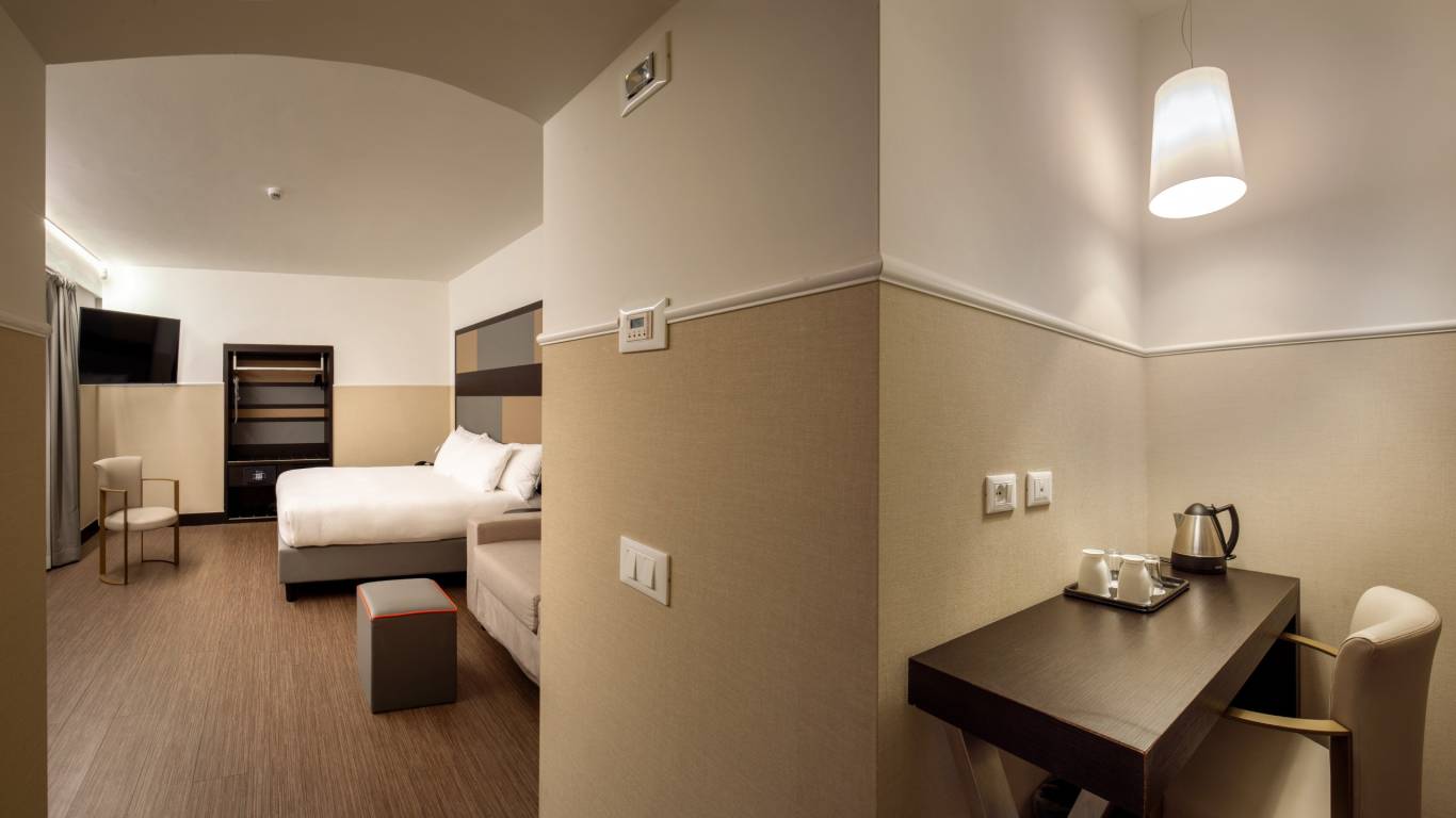 Hotel-Cosmopolita-Roma-Foto-2024-Camera-K1RRQ-LS1